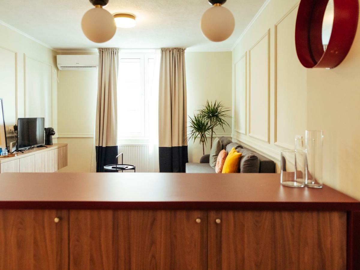 Classy Apartment - Old Town Bucureşti Ngoại thất bức ảnh